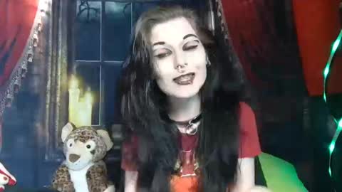 Snapshot of seraphinmunster chatting on February 11, 6:01 pm Seraphin Munster online show from February 11, 6:01 pm