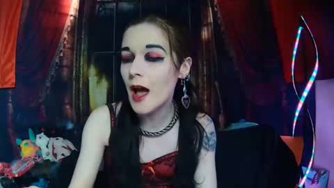 Snapshot of seraphinmunster chatting on January 2, 6:01 pm Seraphin Munster online show from January 2, 6:01 pm