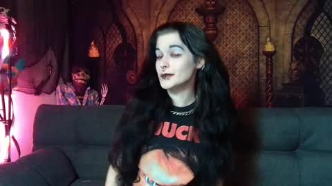 Snapshot of seraphinmunster chatting on October 1, 5:51 pm Seraphin Munster online show from October 1, 5:51 pm