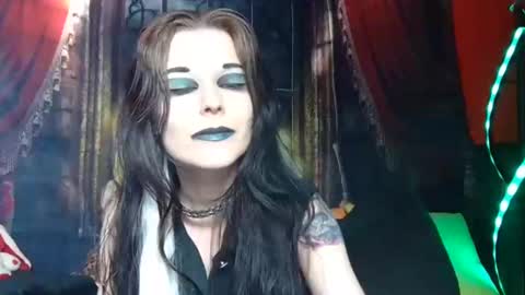 Snapshot of seraphinmunster chatting on January 29, 5:45 pm Seraphin Munster online show from January 29, 5:45 pm