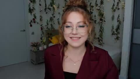 Ophelia online show from September 12, 5:53 pm