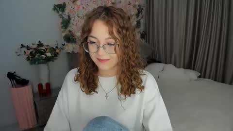 Ophelia online show from September 25, 5:22 pm