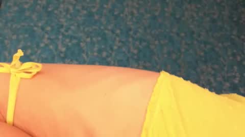 Snapshot of serenexxmilf chatting on October 10, 9:58 am serenexx your MILF online show from October 10, 9:58 am