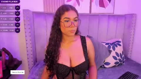Danna  online show from July 22, 3:29 am