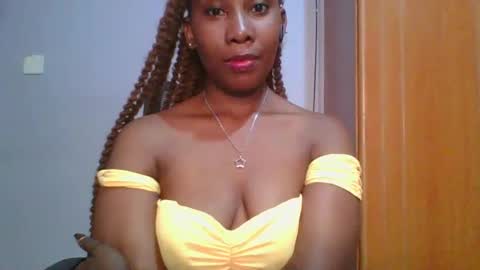 Snapshot of sexie_curvie chatting on February 1, 7:13 pm Maggie online show from February 1, 7:13 pm