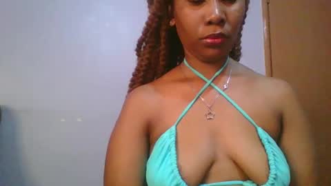 Snapshot of sexie_curvie chatting on February 9, 11:58 am Maggie online show from February 9, 11:58 am