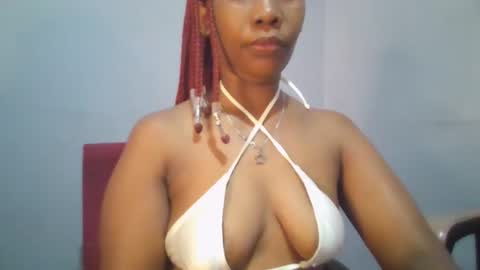 Snapshot of sexie_curvie chatting on March 9, 4:05 am Maggie online show from March 9, 4:05 am