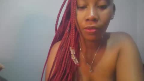 Snapshot of sexie_curvie chatting on February 28, 4:10 am Maggie online show from February 28, 4:10 am