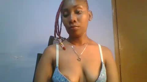 Snapshot of sexie_curvie chatting on February 13, 5:54 pm Maggie online show from February 13, 5:54 pm