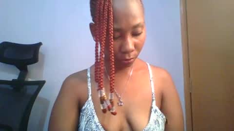 Snapshot of sexie_curvie chatting on February 17, 7:47 am Maggie online show from February 17, 7:47 am