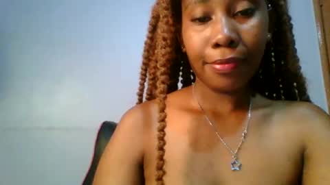 Snapshot of sexie_curvie chatting on February 8, 12:28 am Maggie online show from February 8, 12:28 am
