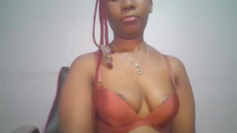 Snapshot of sexie_curvie chatting on March 1, 2:48 am Maggie online show from March 1, 2:48 am
