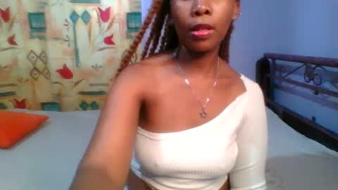 Snapshot of sexie_curvie chatting on February 2, 3:28 pm Maggie online show from February 2, 3:28 pm