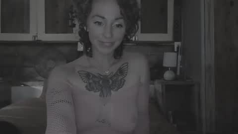 Snapshot of sexnchocolate chatting on January 5, 7:07 pm Trixy Rose online show from January 5, 7:07 pm