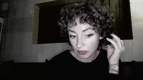 Snapshot of sexnchocolate chatting on February 19, 3:17 am Trixy Rose online show from February 19, 3:17 am
