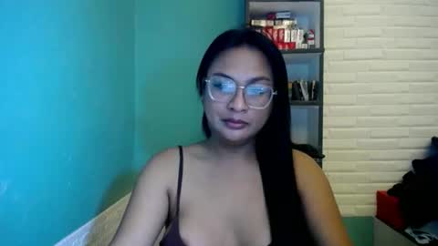 sexuallyattractive_mae online show from May 24, 4:00 am