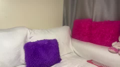 sexy_aluna online show from June 5, 10:38 pm