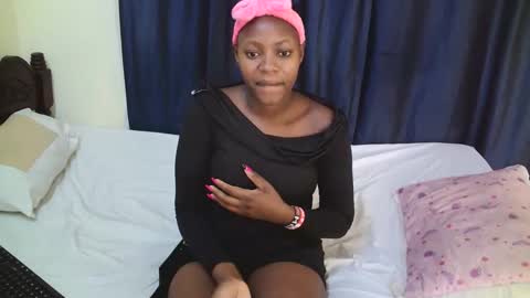 sexy_apple2 online show from November 6, 12:16 am