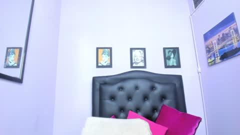sexy_candy18x online show from July 3, 3:23 am