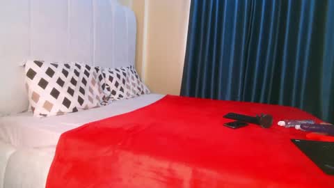 foxxy sweets online show from July 9, 11:45 am