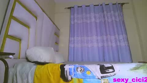 Snapshot of sexy_cici2 chatting on October 13, 5:10 am foxxy sweets online show from October 13, 5:10 am