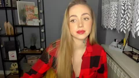Snapshot of sexy_coralie chatting on December 11, 7:31 am C o r a l i e online show from December 11, 7:31 am