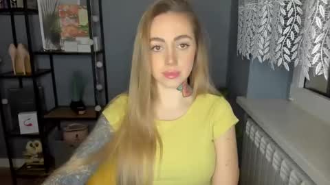 Snapshot of sexy_coralie chatting on January 7, 7:31 am C o r a l i e online show from January 7, 7:31 am