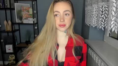 Snapshot of sexy_coralie chatting on January 4, 7:24 am C o r a l i e online show from January 4, 7:24 am