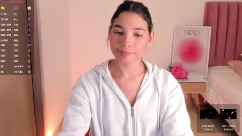 Snapshot of sexy_dreams19 chatting on February 12, 2:56 am My name is Keyty H. Welcome  online show from February 12, 2:56 am