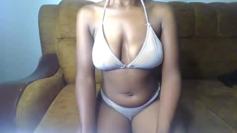 Ellahh online show from May 2, 2:04 am