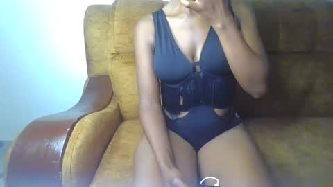 Ellahh online show from April 29, 2:37 am