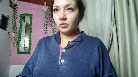 sexy lolas online show from June 12, 5:48 am