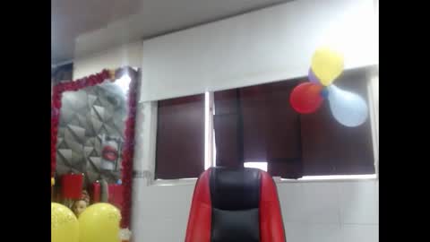 Snapshot of sexy_mature_hot01 chatting on October 15, 1:57 pm MARIPOSA online show from October 15, 1:57 pm