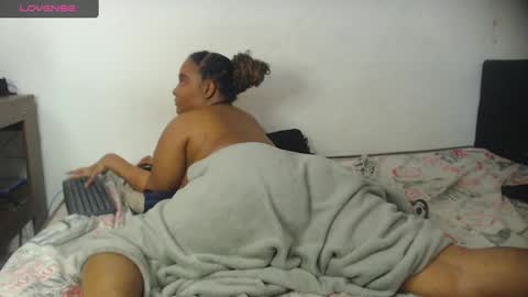 Snapshot of sexy_night_bm chatting on December 12, 5:20 am Jhoana online show from December 12, 5:20 am