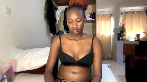 Nyla online show from June 27, 12:22 pm