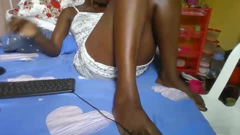 Snapshot of sexy_titz chatting on October 4, 9:15 am sexy_titz online show from October 4, 9:15 am