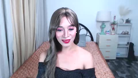 sexy yllone online show from May 2, 3:26 pm