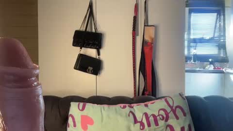 sexyasszeeee online show from May 12, 7:05 am