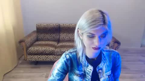 Snapshot of sexybeatriice chatting on January 17, 7:19 am sexybeatriice online show from January 17, 7:19 am