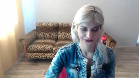 Snapshot of sexybeatriice chatting on February 24, 7:09 am sexybeatriice online show from February 24, 7:09 am