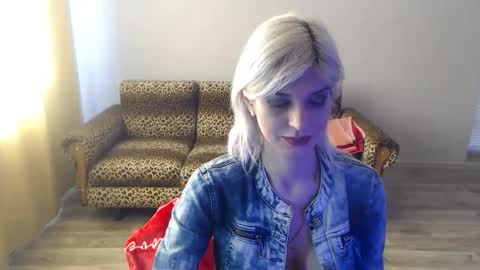 Snapshot of sexybeatriice chatting on February 28, 7:37 am sexybeatriice online show from February 28, 7:37 am