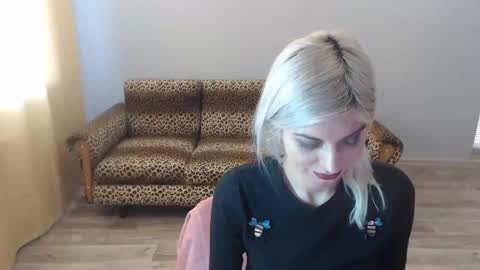 Snapshot of sexybeatriice chatting on January 5, 7:17 am sexybeatriice online show from January 5, 7:17 am
