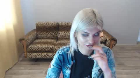 Snapshot of sexybeatriice chatting on December 27, 7:40 am sexybeatriice online show from December 27, 7:40 am
