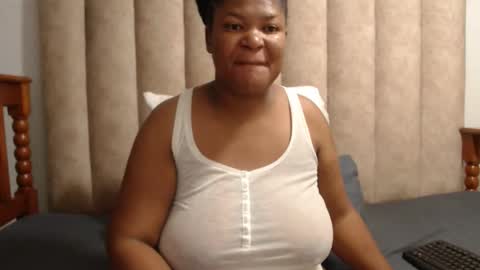 sexybustyxx online show from April 28, 7:34 am