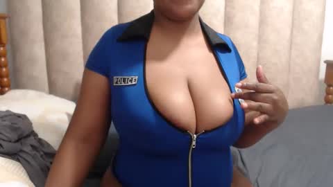 sexybustyxx online show from October 4, 5:39 pm