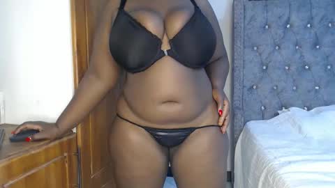 Snapshot of sexychocco_ chatting on October 14, 11:57 am sexychocco online show from October 14, 11:57 am
