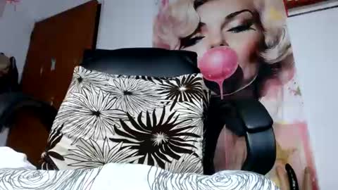 Mary online show from July 15, 10:31 am