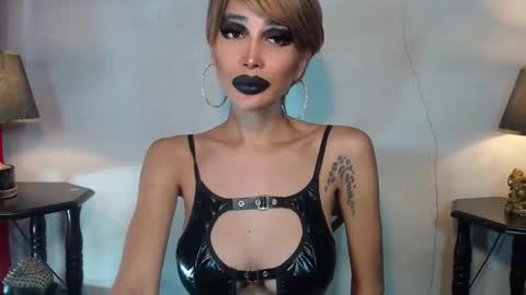 Queen Sofia online show from May 3, 4:05 am