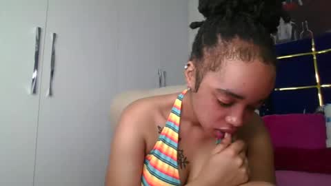 mel online show from April 29, 2:37 am