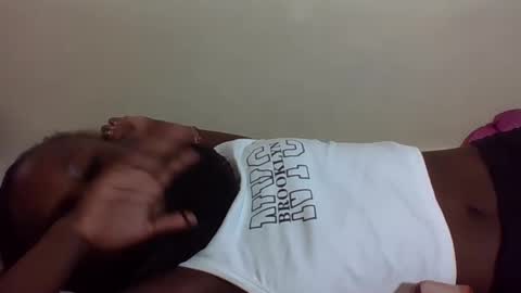 Snapshot of sexyneedle22 chatting on October 25, 11:51 am VIVIAN online show from October 25, 11:51 am